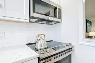 180 Turtle Lake Ct, Naples, FL 34105 - Photo 11