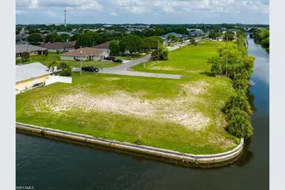 1001 SE 12th Ln, Cape Coral, FL 33990 - Photo 1