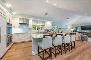 805 Pine Village Ln, Naples, FL 34108 - Photo 5