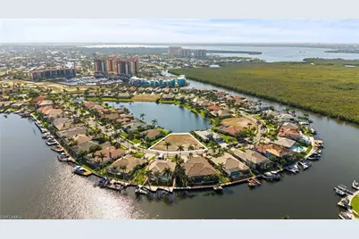 1922 Harbour Cir, Cape Coral, FL 33914 - Photo 3