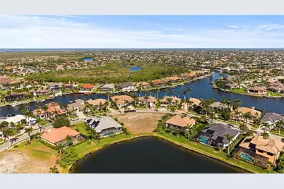 1922 Harbour Cir, Cape Coral, FL 33914 - Photo 11