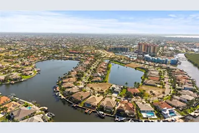 1922 Harbour Cir, Cape Coral, FL 33914 - Photo 5