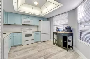 823 Meadowland Dr, Naples, FL 34108 - Photo 9