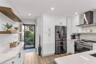 46 Manor Ter E, Marco Island, FL 34145 - Photo 3