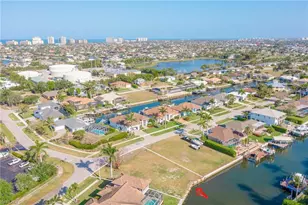 475 Barcelona Ct, Marco Island, FL 34145 - Photo 13