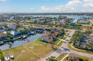 475 Barcelona Ct, Marco Island, FL 34145 - Photo 9