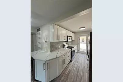 530 Broad Ave S #530, Naples, FL 34102 - Photo 9