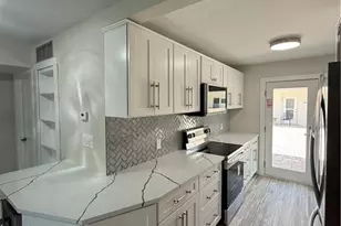 530 Broad Ave S, Naples, FL 34102 - Photo 9