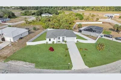 1049 Canoe Ct, Labelle, FL 33935 - Photo 1