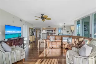 21 Bluebill Ave, Naples, FL 34108 - Photo 5