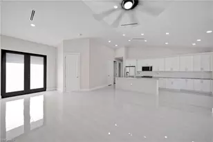 1006 SW 6th Ave, Cape Coral, FL 33991 - Photo 5