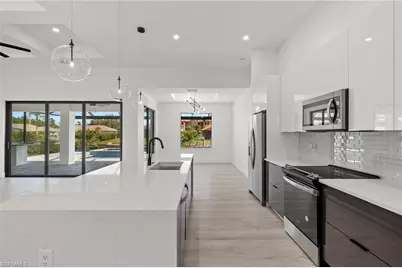 2107 SW 39th St, Cape Coral, FL 33914 - Photo 11