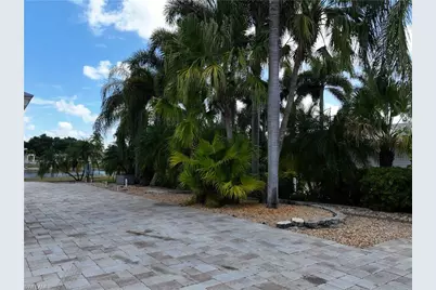 5966 Brightwood Dr, Fort Myers, FL 33905 - Photo 5