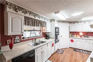 10051 Broken Woods Ct S, North Fort Myers, FL 33903 - Photo 9