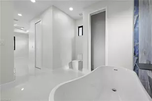 909 SW 11th Ct, Cape Coral, FL 33991 - Photo 19