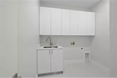 909 SW 11th Ct, Cape Coral, FL 33991 - Photo 21