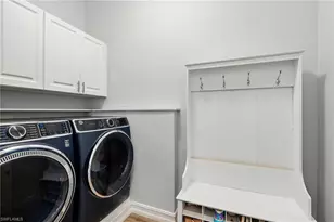 2660 Stonyhill Ct, Cape Coral, FL 33993 - Photo 15