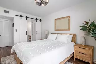 1251 7th Ave N, Naples, FL 34102 - Photo 9