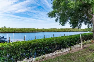 242 Newport Dr, Naples, FL 34114 - Photo 27