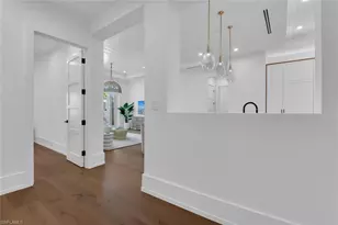 201 8th St S, Naples, FL 34102 - Photo 3