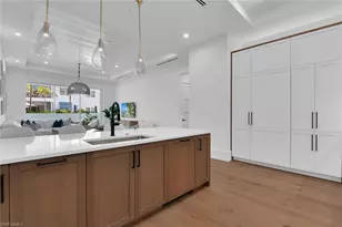 201 8th St S, Naples, FL 34102 - Photo 15