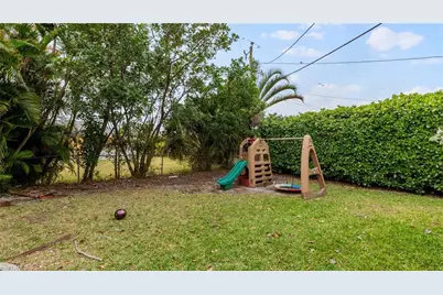 306 SE 21st Ln, Cape Coral, FL 33990 - Photo 19