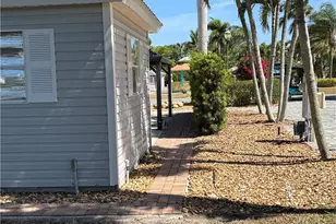 10130 Shadowood Ct, Fort Myers, FL 33905 - Photo 9