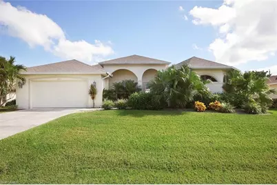 1725 SE 10th Pl, Cape Coral, FL 33990 - Photo 1