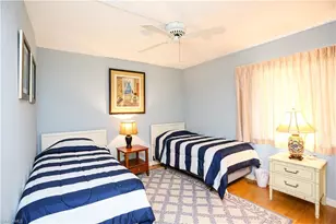 1075 Foxfire Ln, Naples, FL 34104 - Photo 15