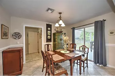 725 Sesame Ct, Cape Coral, FL 33904 - Photo 9