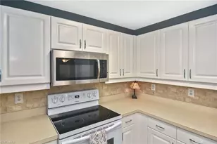 2600 Marshcreek Ln, Naples, FL 34119 - Photo 33