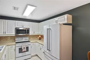 2600 Marshcreek Ln, Naples, FL 34119 - Photo 31