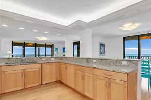 10851 Gulf Shore Dr, Naples, FL 34108 - Photo 9