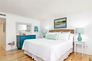 10851 Gulf Shore Dr, Naples, FL 34108 - Photo 17