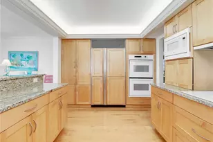 10851 Gulf Shore Dr, Naples, FL 34108 - Photo 11