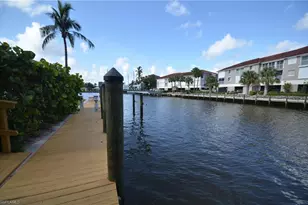470 Launch Cir, Naples, FL 34108 - Photo 25