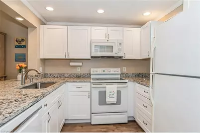 805 River Point Dr #202C, Naples, FL 34102 - Photo 5