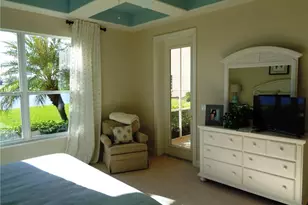 562 Avellino Isles Cir, Naples, FL 34119 - Photo 15