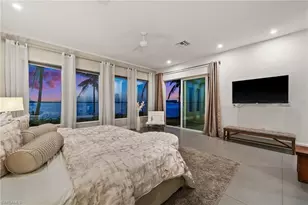 5625 Riverside Dr, Cape Coral, FL 33904 - Photo 5