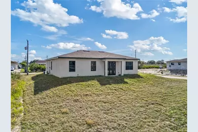 2609 53rd St W, Lehigh Acres, FL 33971 - Photo 11