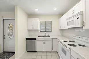 7136 Blanquilla Ct, Fort Myers, FL 33908 - Photo 3