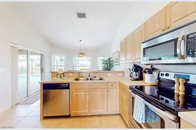 923 SW 28th Ter, Cape Coral, FL 33914 - Photo 17