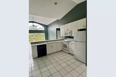 12691 Eagle Pointe Cir, Fort Myers, FL 33913 - Photo 7