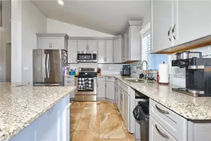 1826 NE 17th Pl, Cape Coral, FL 33909 - Photo 17