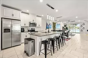 14672 Edgewater Cir, Naples, FL 34114 - Photo 11