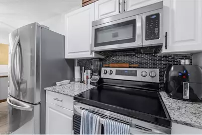 4623 Bayshore Dr #C2, Naples, FL 34112 - Photo 15
