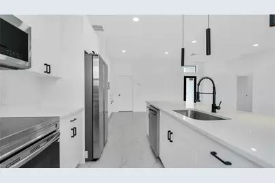 827 Frederick Reid St E, Lehigh Acres, FL 33974 - Photo 5