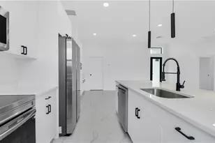 827 Frederick Reid St E, Lehigh Acres, FL 33974 - Photo 5