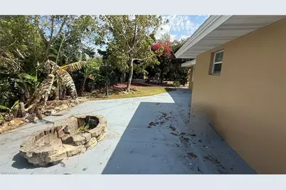 1005 E Penn Rd, Lehigh Acres, FL 33936 - Photo 27