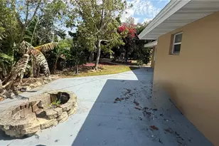 1005 E Penn Rd, Lehigh Acres, FL 33936 - Photo 27